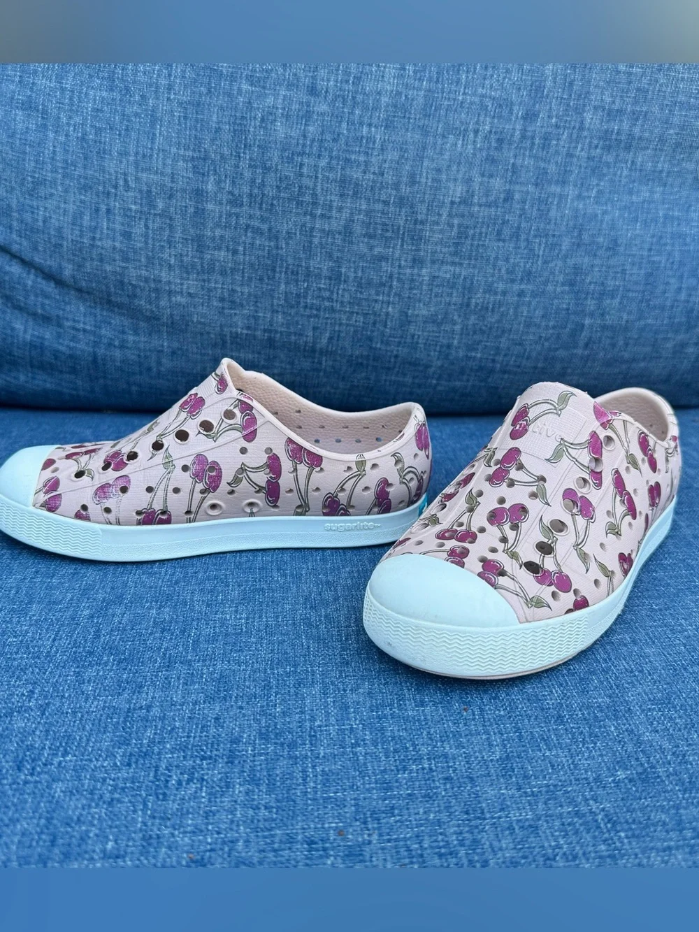 Native Jefferson Sugarlite Cherry Print Shoes Pink White Size C11 Kids Slip On
